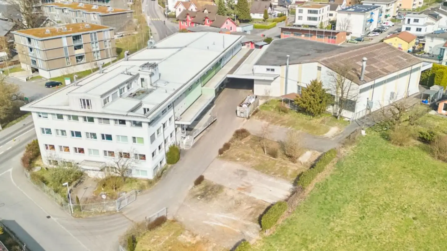 Commercial à louer - Bahnhofstrasse 51, 5605 Dottikon