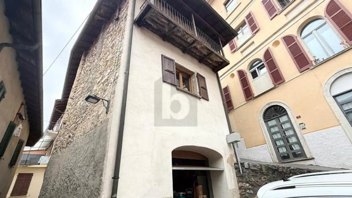 Chalet for sale - 6838 Cabbio - Photo 2