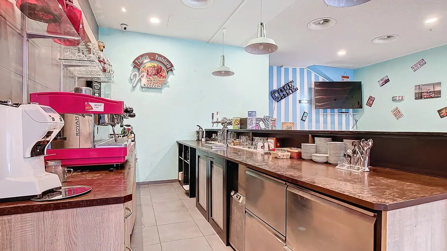 Commercial for rent - Avenue Léopold-Robert 56, 2300 La Chaux-de-Fonds - Photo 4
