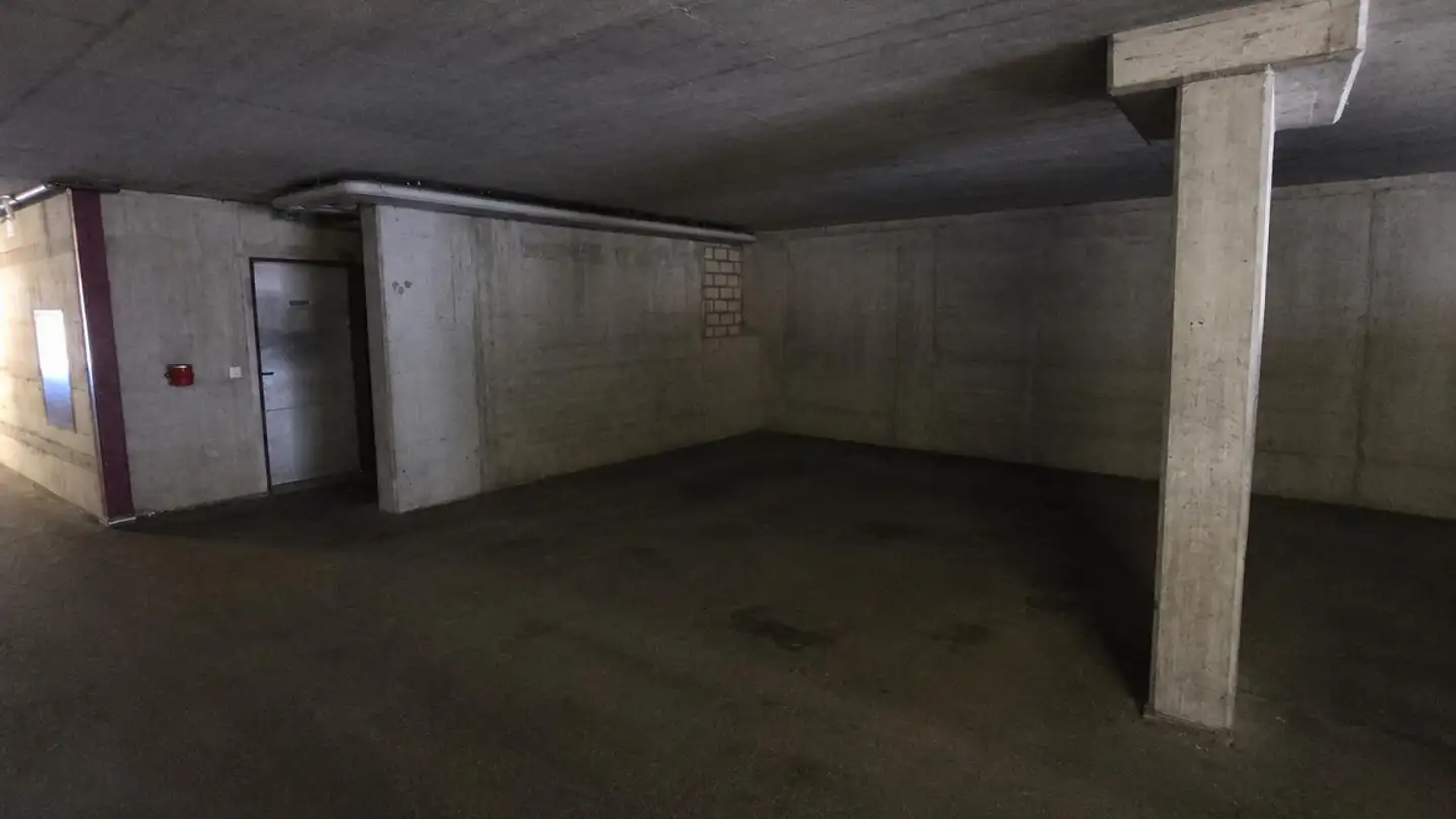 Place de parking souterraine à louer - Gemeindemattenstrasse 4, 3860 Meiringen - Photo 2