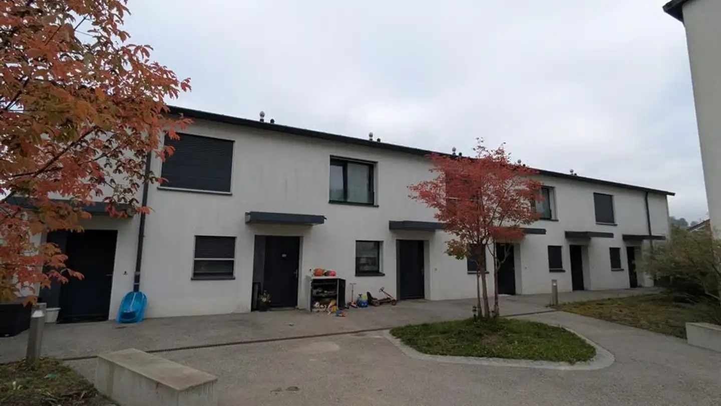 Covered parking space for rent - Haut De Scherwyl, 1634 La Roche FR