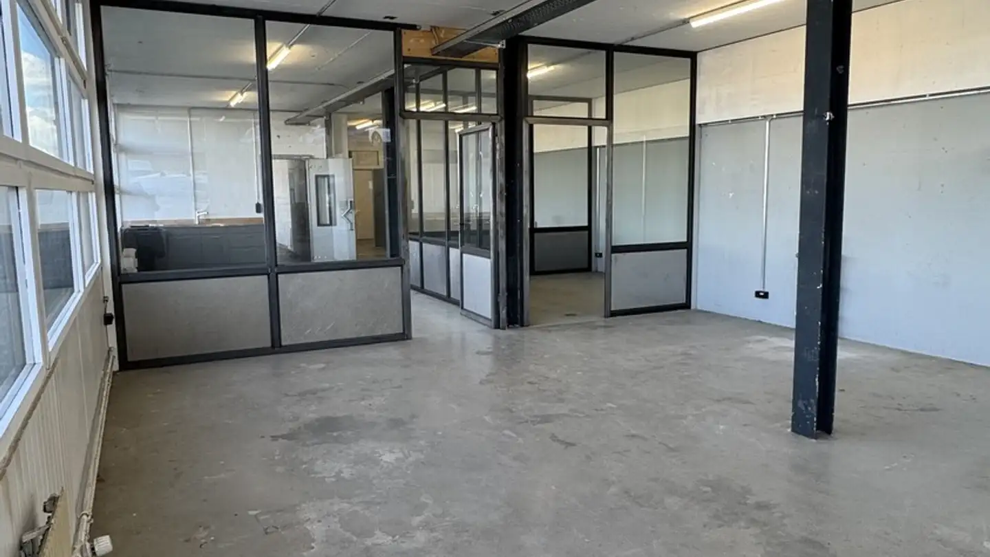 Commercial à louer - Kirchackerweg 29, 3122 Kehrsatz