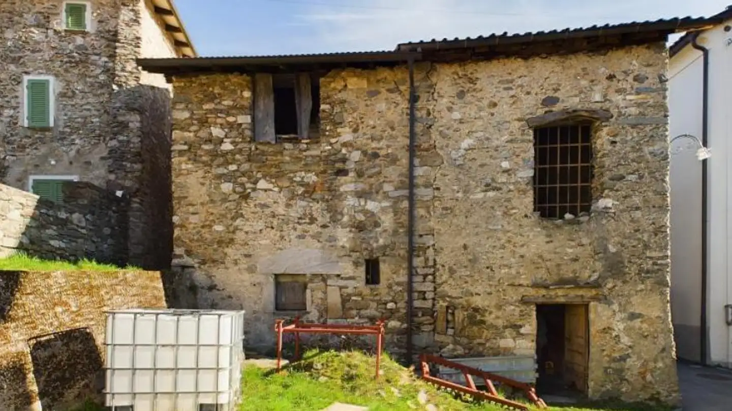 Single house for sale - 6939 Arosio