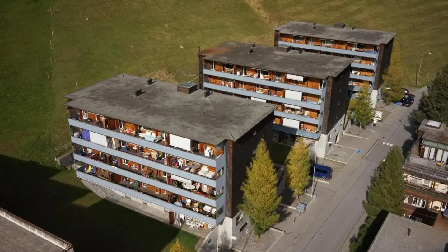 Place de parking souterraine à louer - Dorfstrasse, 7260 Davos Dorf