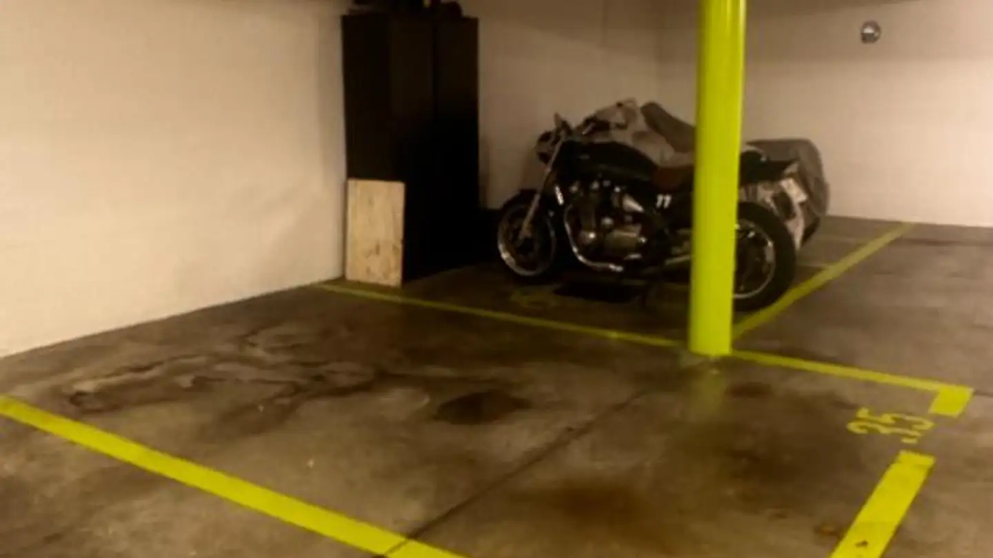 Place de parking souterraine à louer - Chemin Vert / Grünweg 2a, 2502 Biel/Bienne