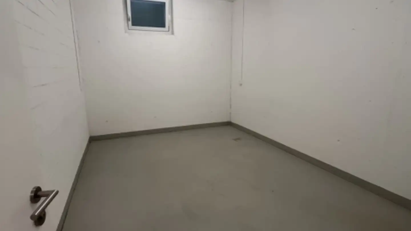 Commercial for rent - Süsswinkelstrasse 16, 8864 Reichenburg