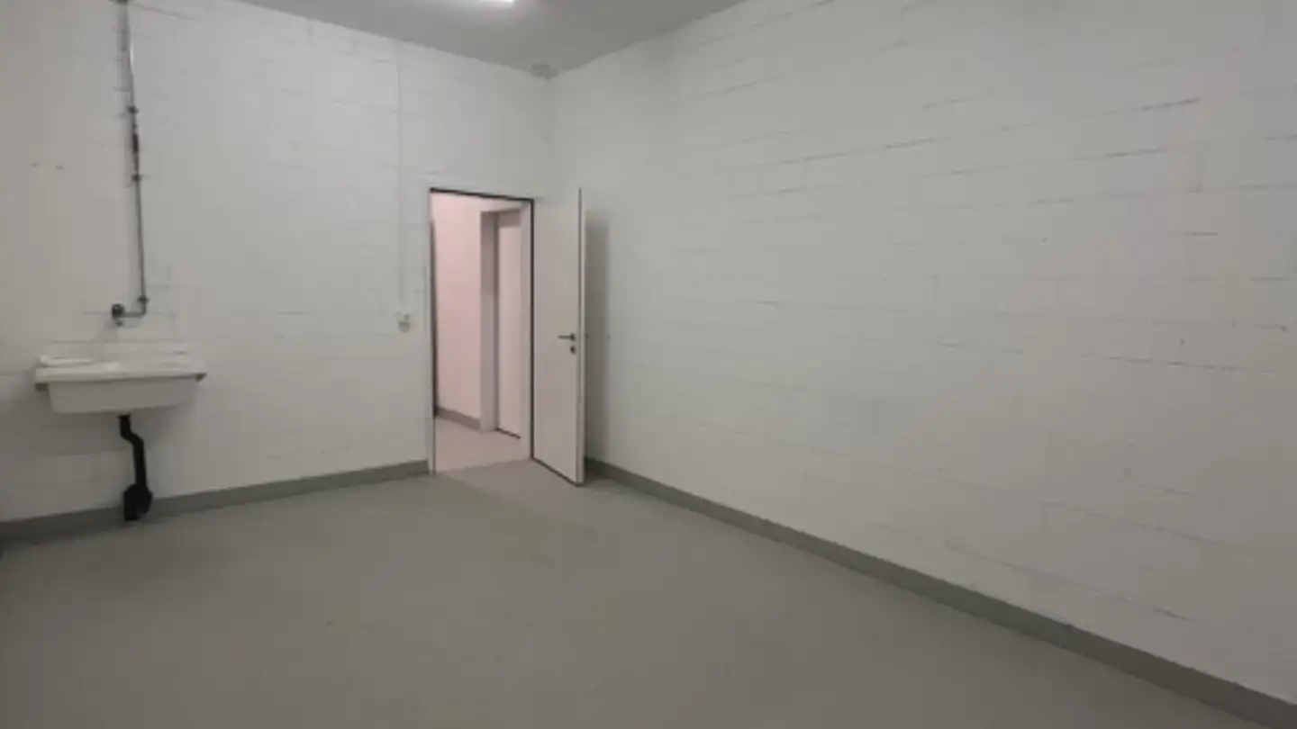 Lagerraum mieten - Süsswinkelstrasse 16, 8864 Reichenburg - Foto 3