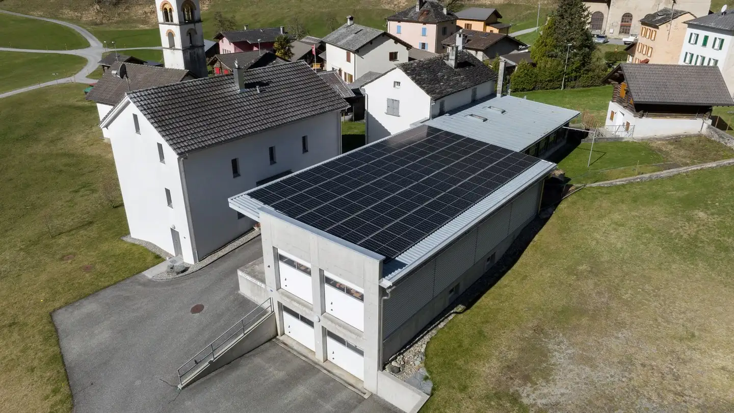 Factory for rent - 6563 Mesocco