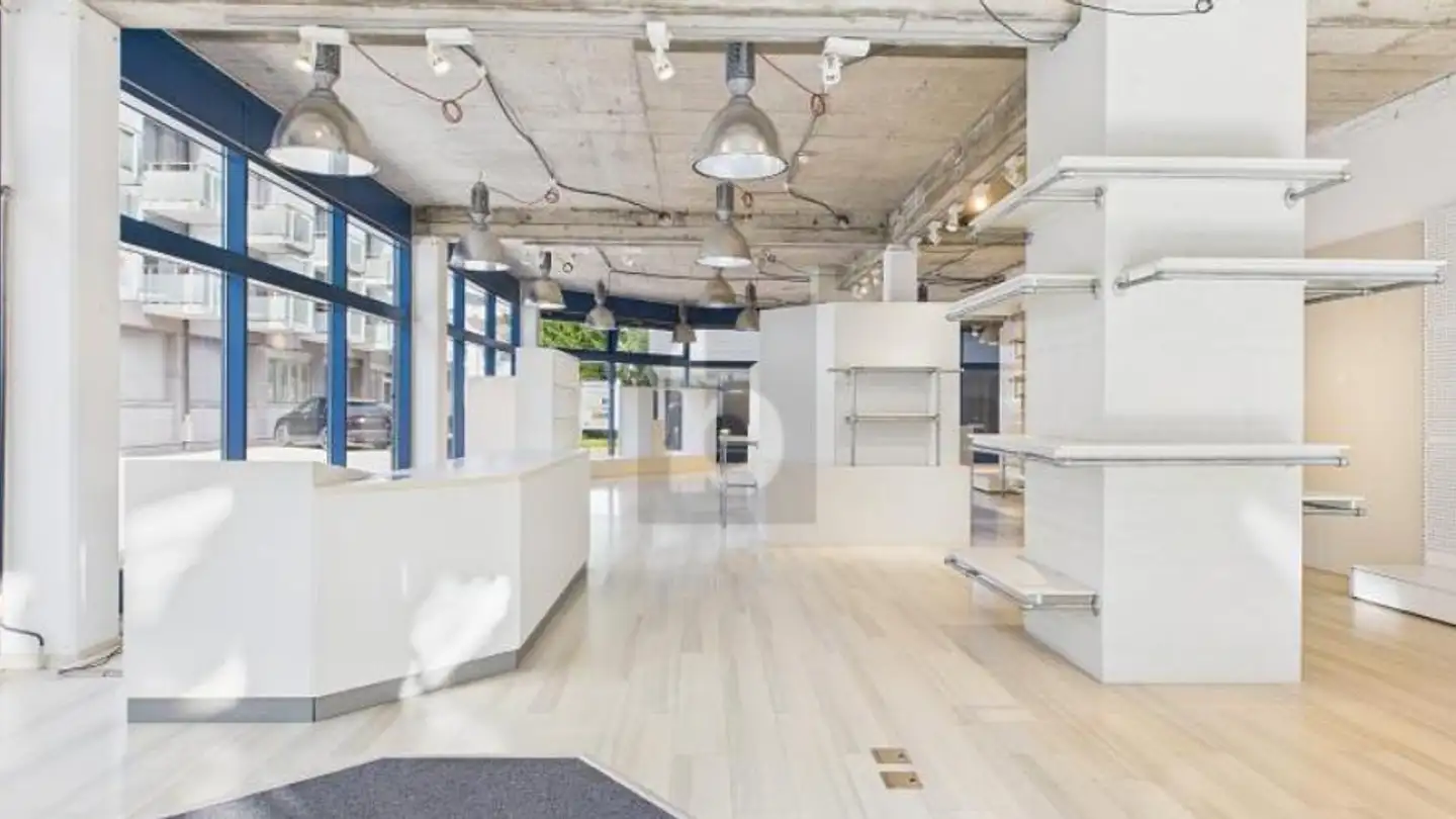 Commercial for sale - 6210 Sursee