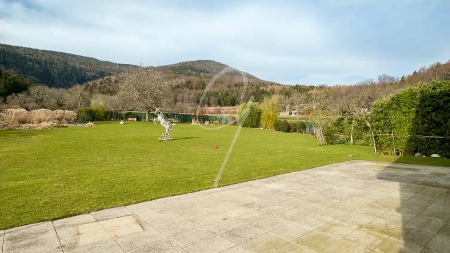 Single house for sale - 1147 Montricher