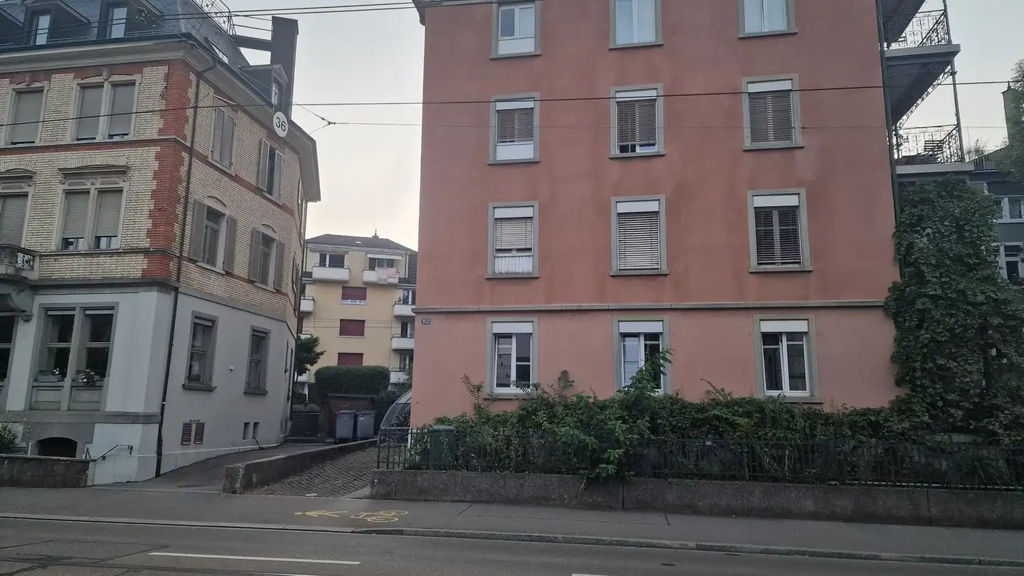 Outdoor parking space for rent - Weinbergstrasse 152, 8006 Zürich - Photo 2