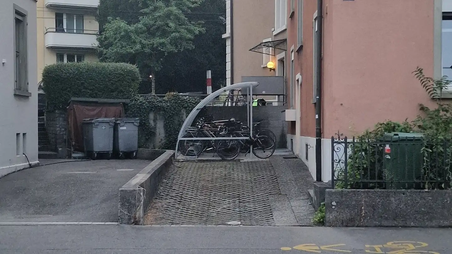 Outdoor parking space for rent - Weinbergstrasse 152, 8006 Zürich - Photo 3