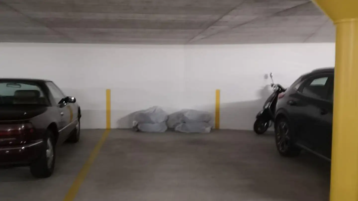 Tiefgaragenstellplatz mieten - Buchsweg, 8400 Winterthur