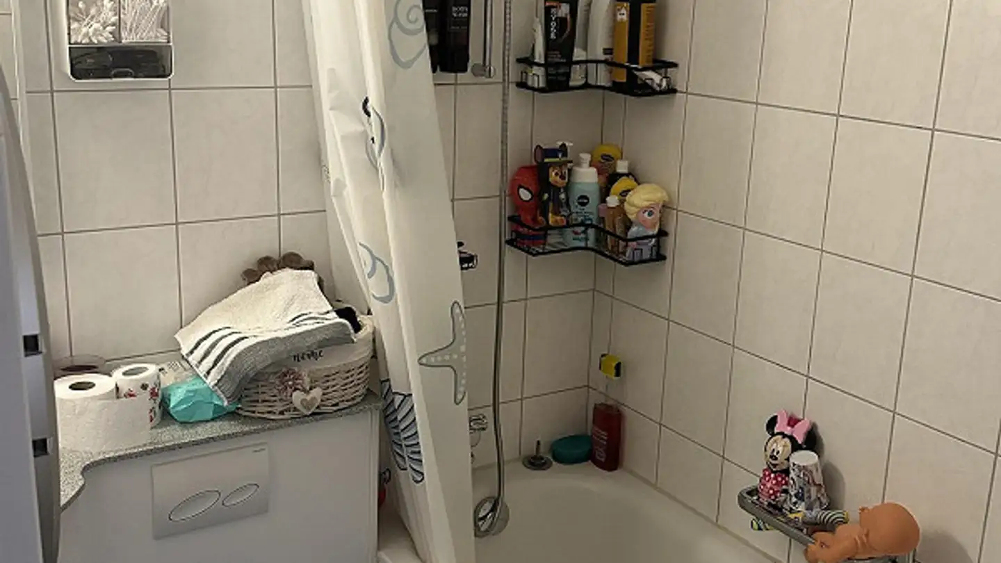 Appartement à louer - Via Caguils 18, 7013 Domat/Ems