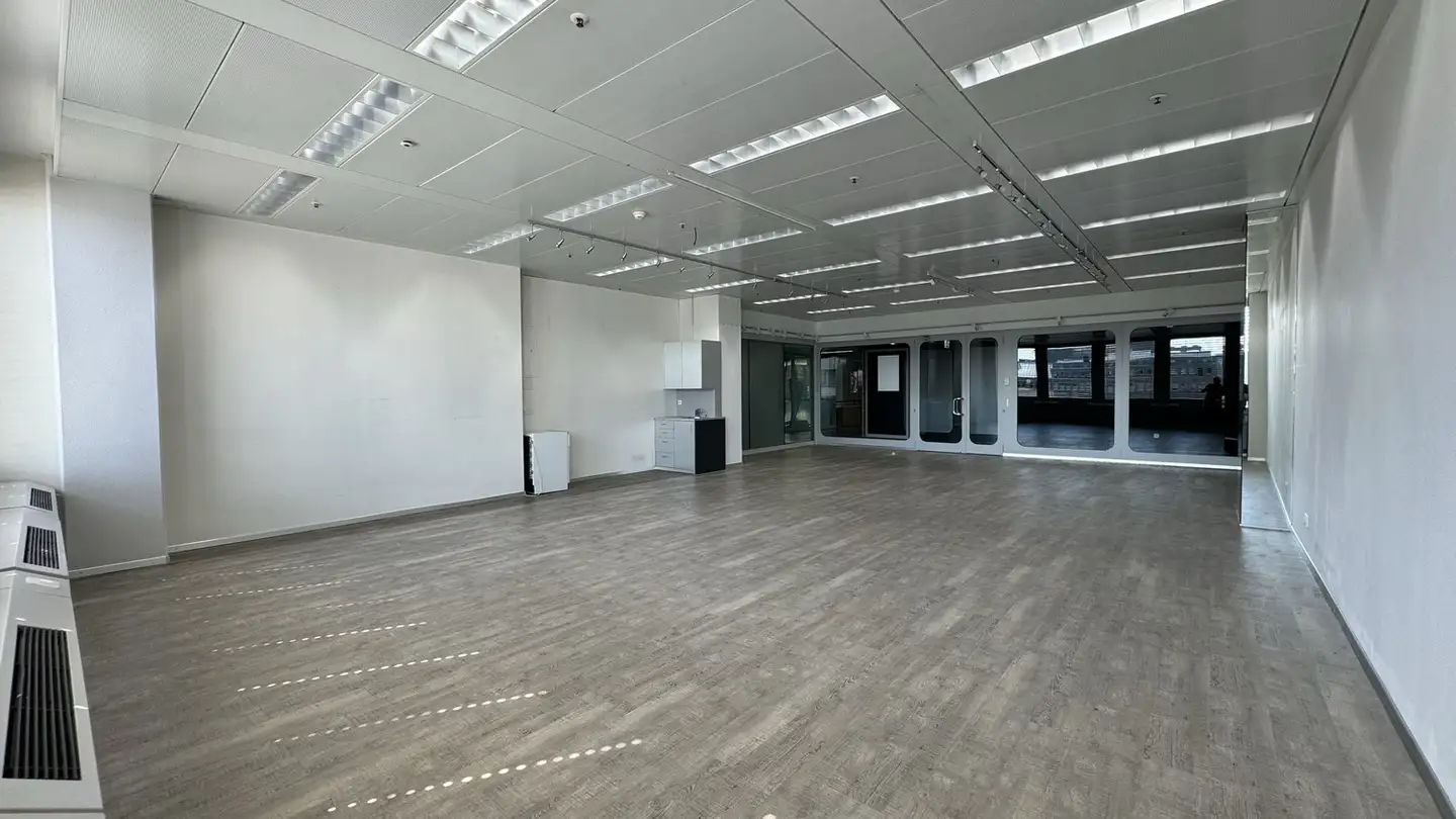 Commerciale in affitto - Thurgauerstrasse 117, 8152 Glattpark (Opfikon)