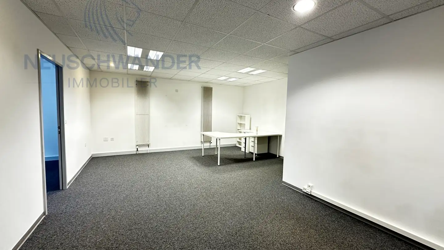 Commercial for rent - Rue du Nord, 2800 Delémont