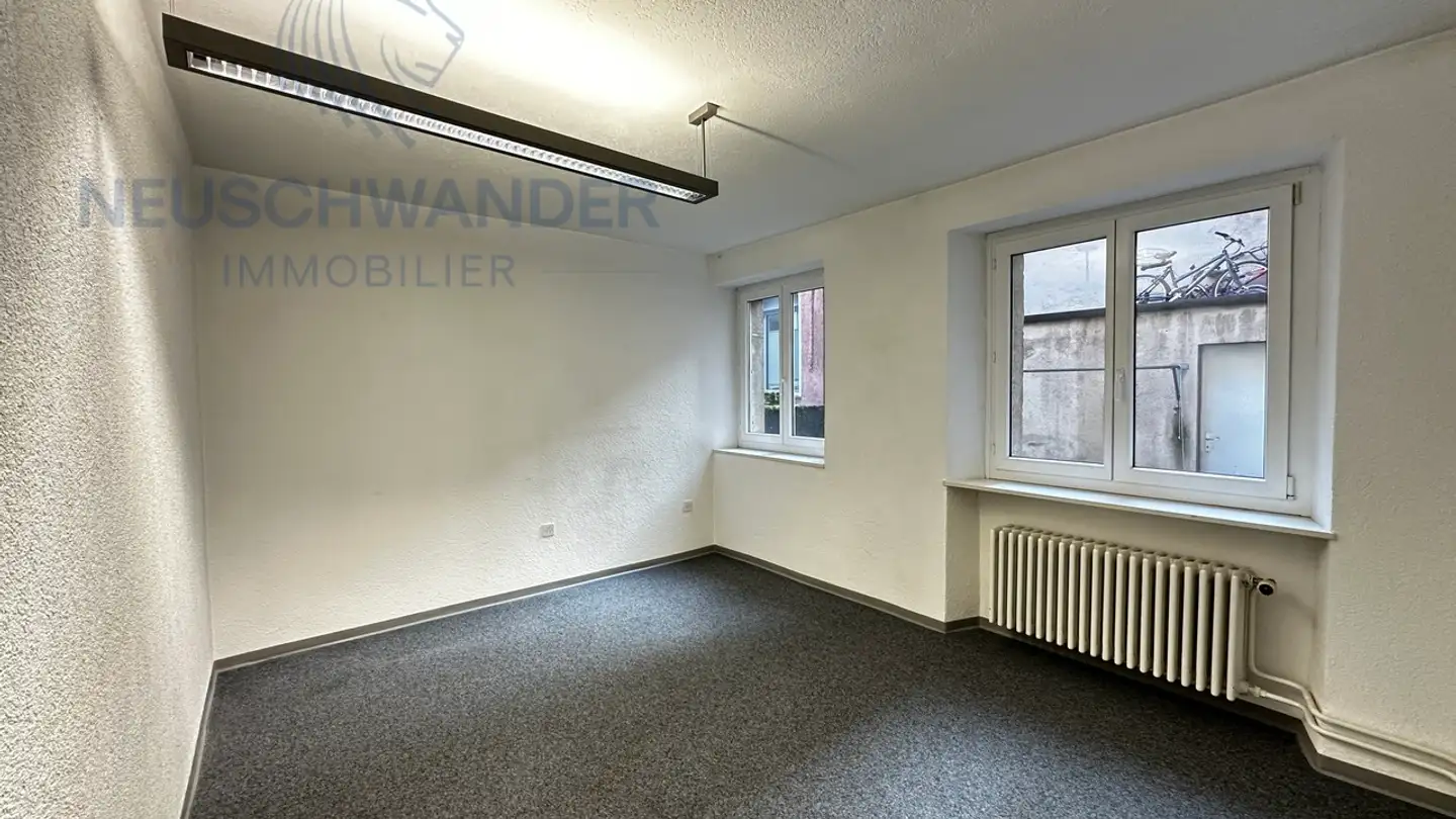 Edificio ad uso misto in affitto - Rue Du 23-Juin, 2800 Delémont - Photo 2