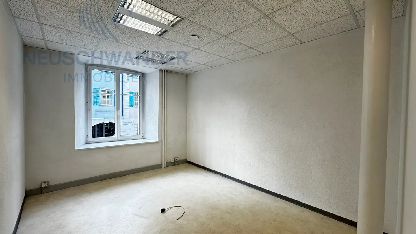 Edificio ad uso misto in affitto - Rue Du 23-Juin, 2800 Delémont - Photo 4