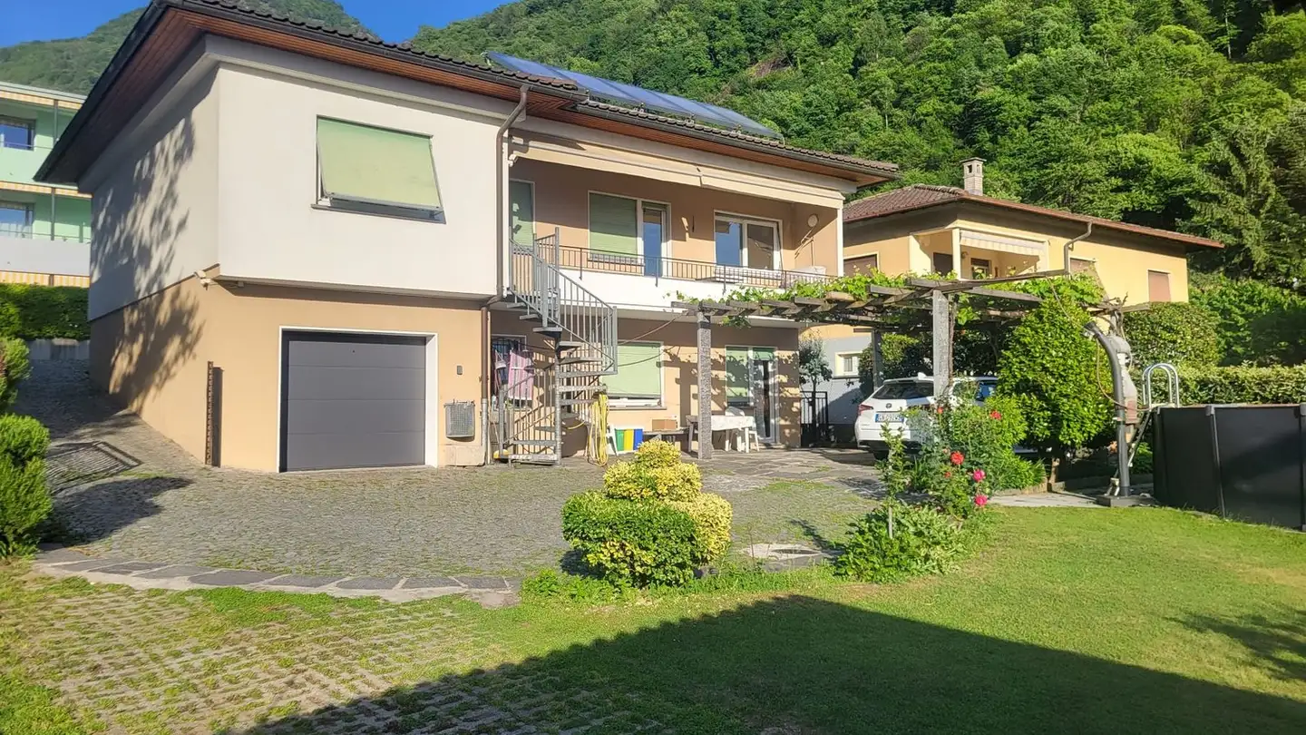 Appartement à louer - 6517 Arbedo