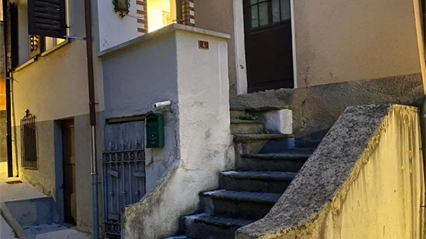 Apartment for rent - 6913 Carabbia