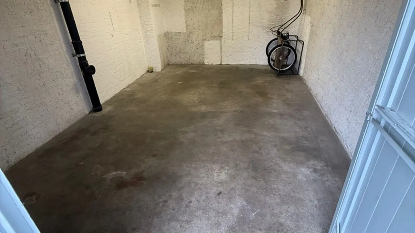 Single garage for rent - Oltingerstrasse 33, 4055 Basel
