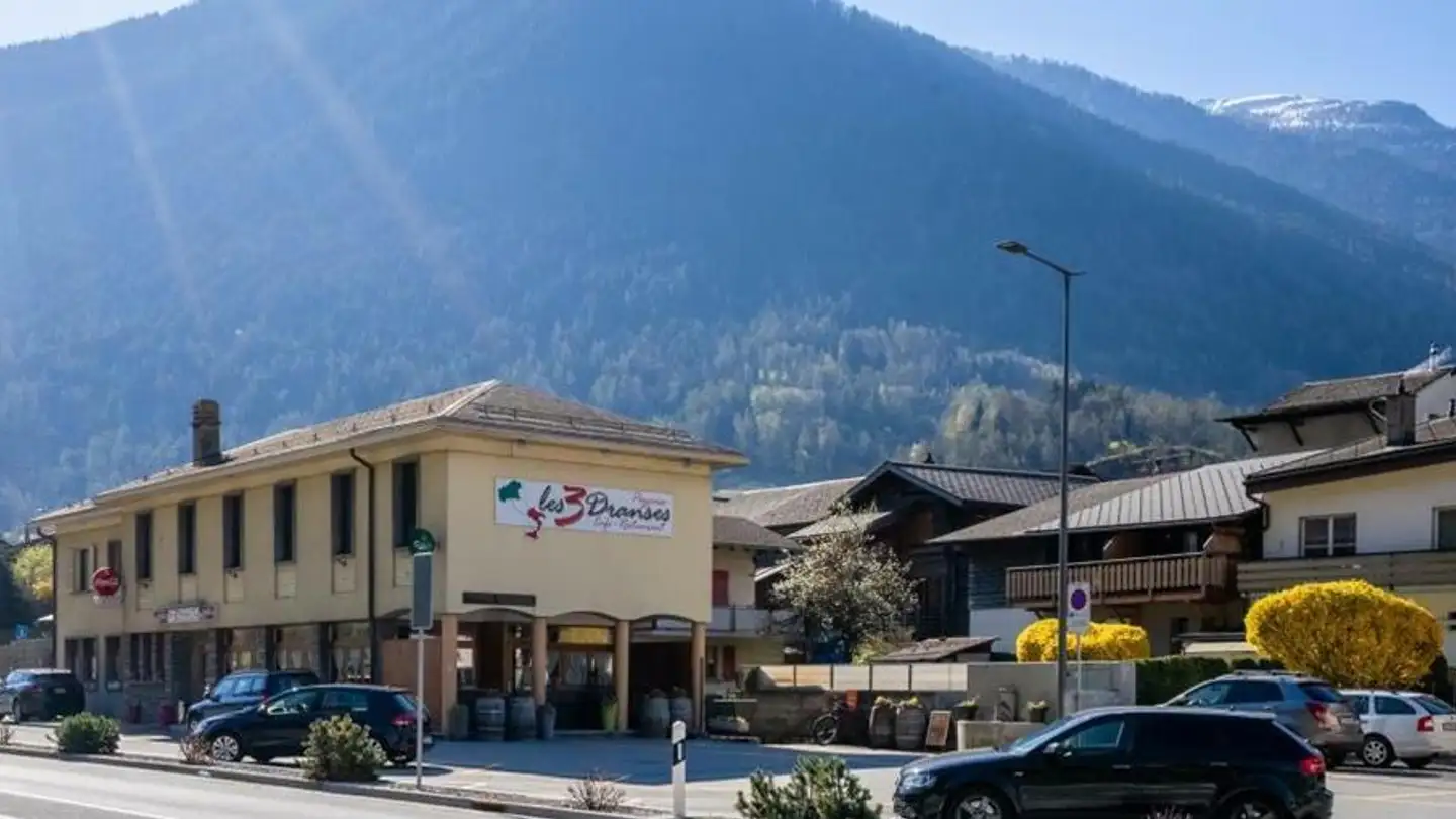 Hotel in vendita - Route Du Grand Saint-Bernard 60, 1933 Sembrancher