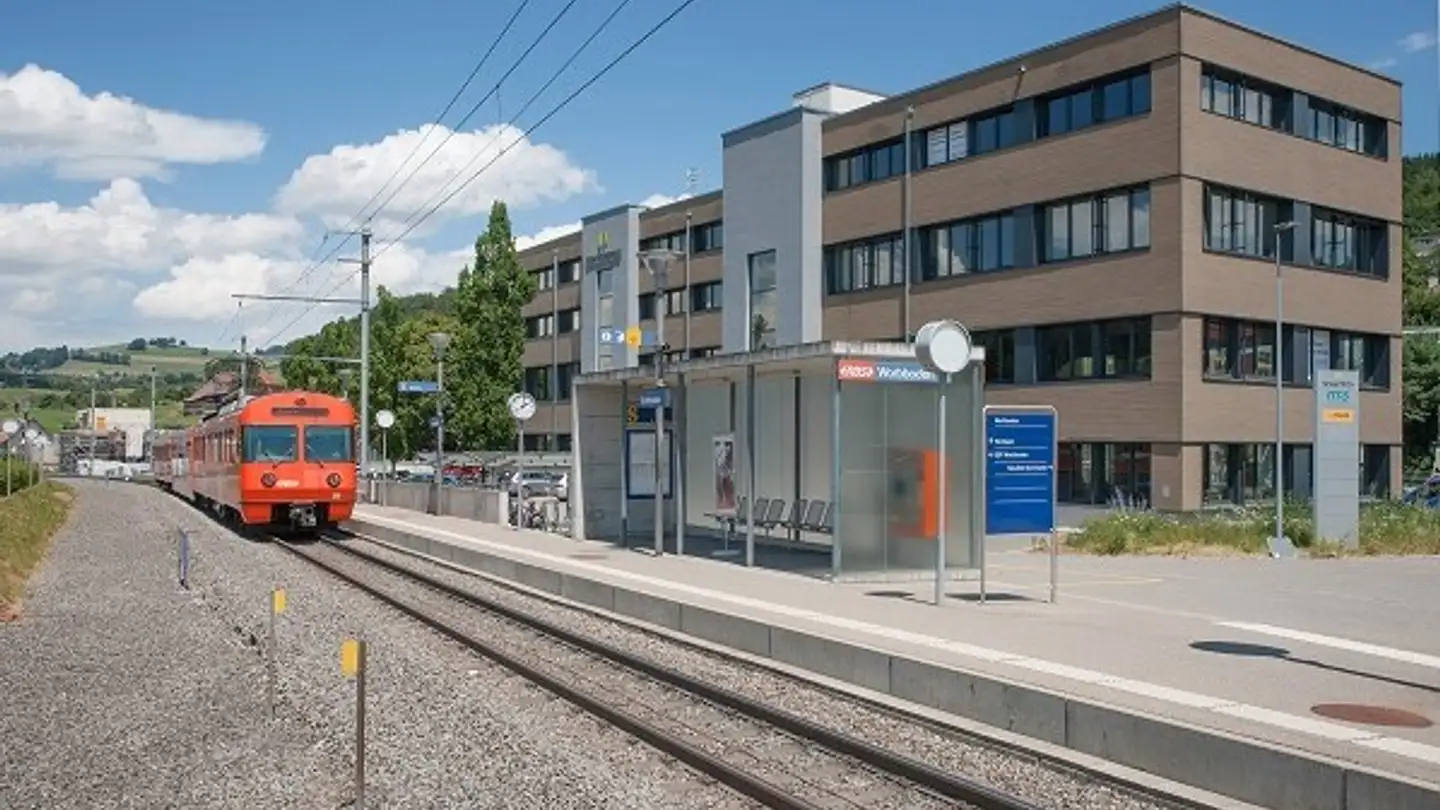 Tiefgaragenstellplatz mieten - Neufeldstrasse 3, 3076 Worb