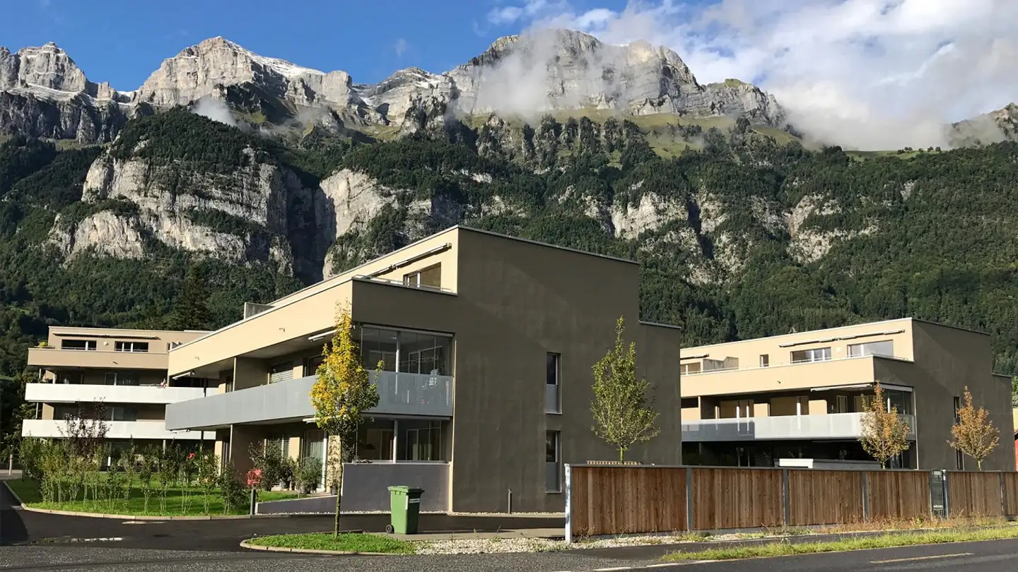 Indoor motorbike parking space for rent - Baumgartenweg, 8880 Walenstadt