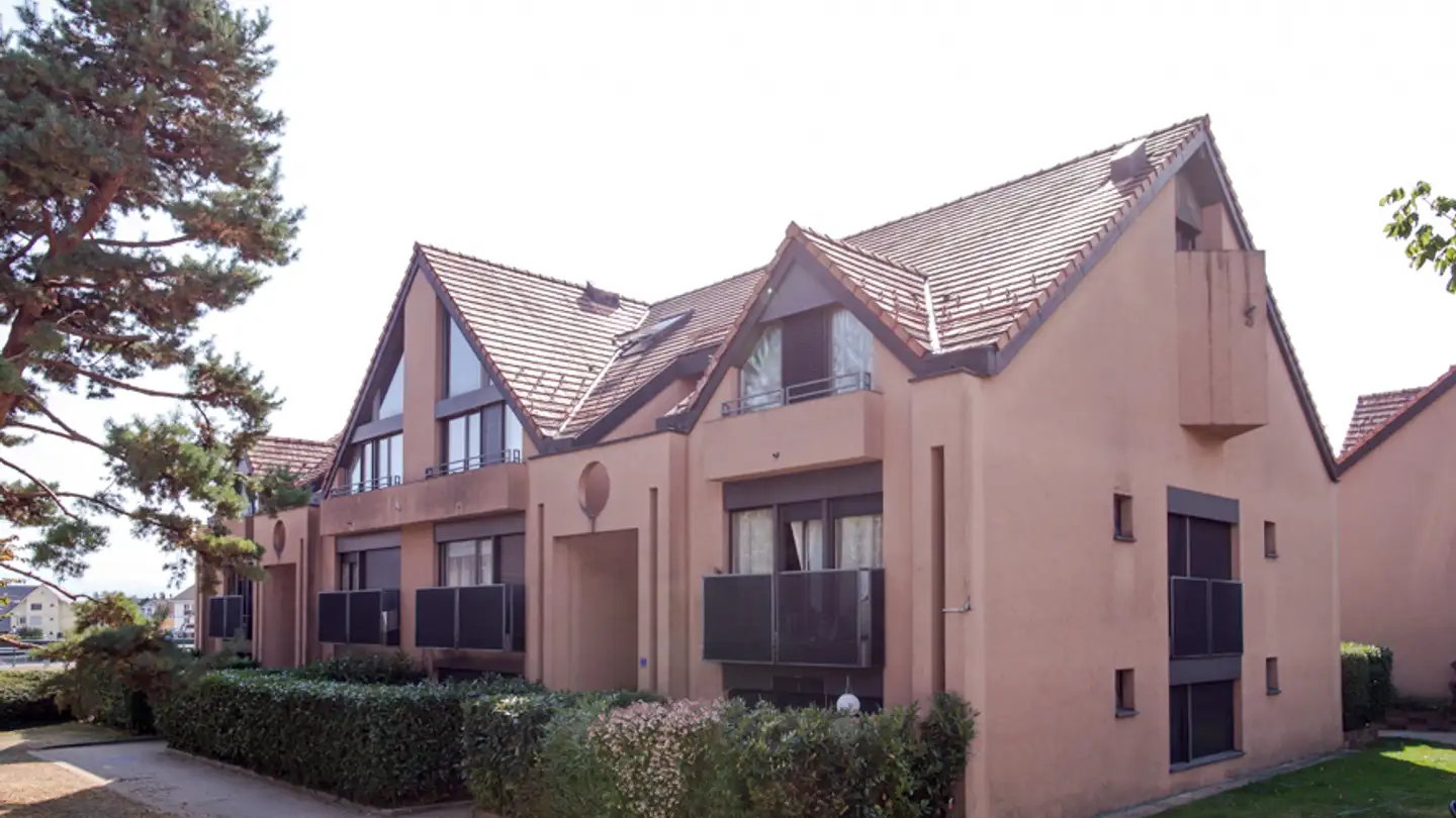 Place de parking couverte à louer - Chemin De L'aubépine, 1196 Gland - Photo 2