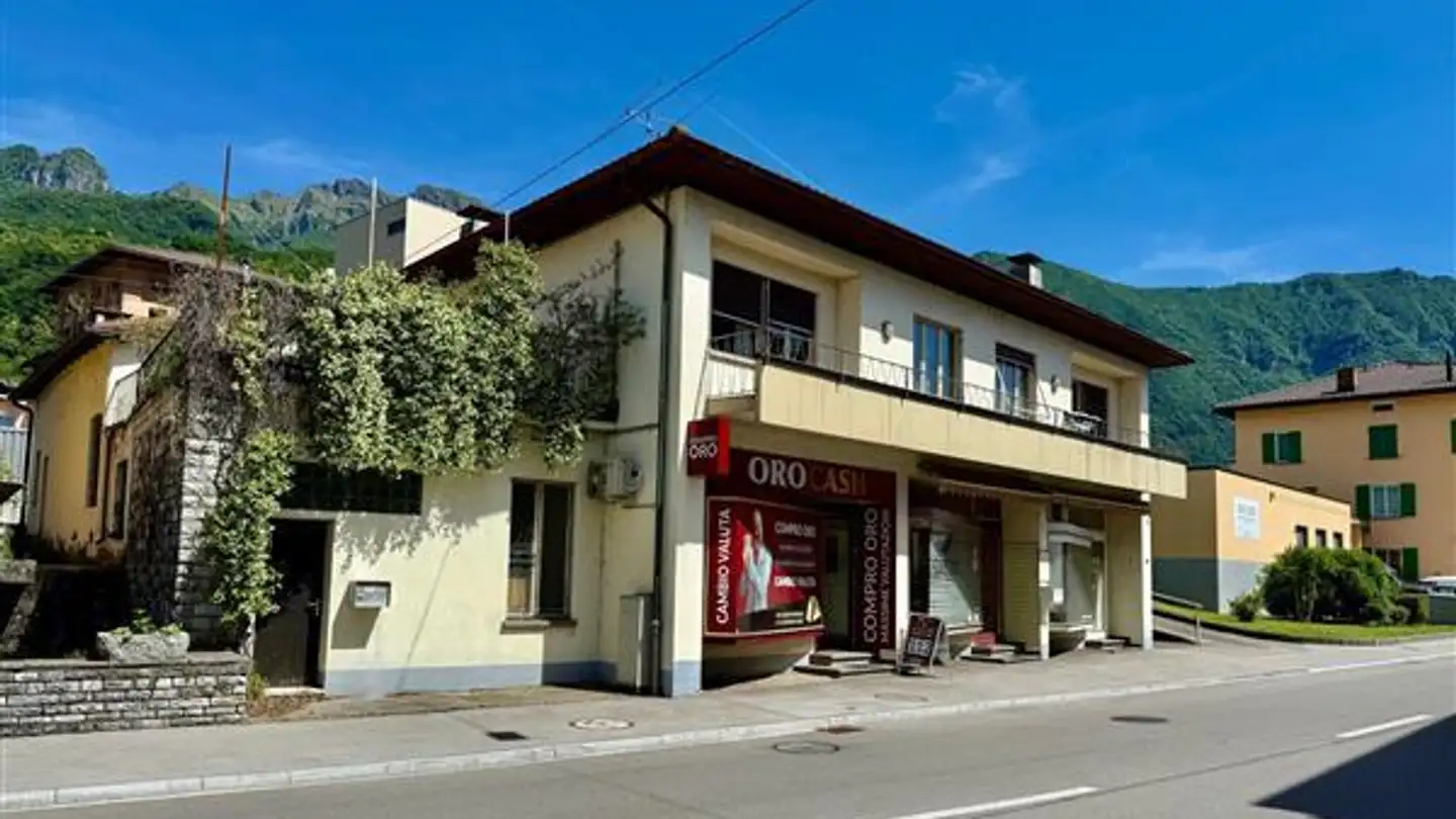 Residential building for sale - 6817 Maroggia