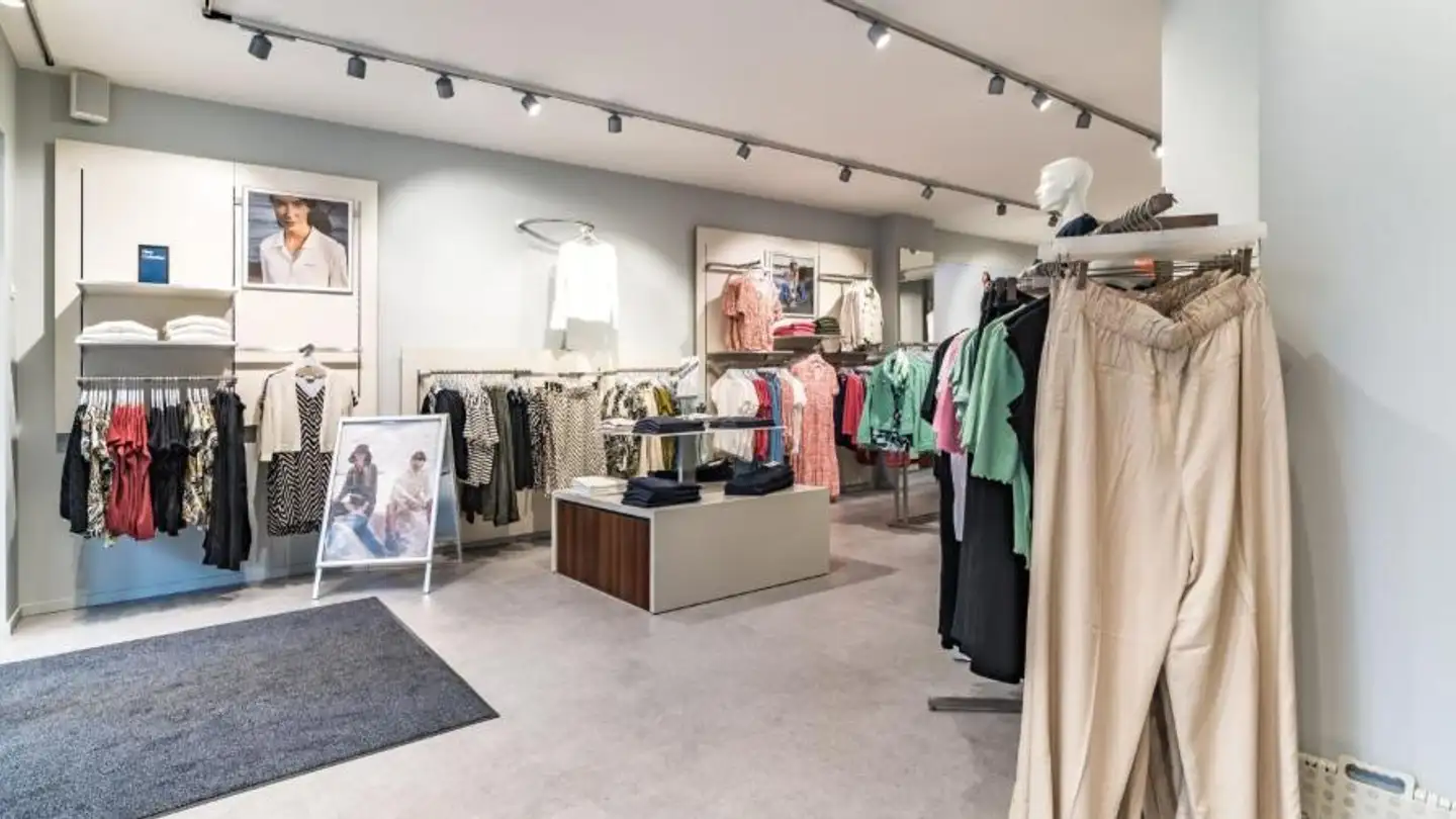 Commerciale in affitto - Kantonsstrasse 6, 3930 Visp - Foto 3
