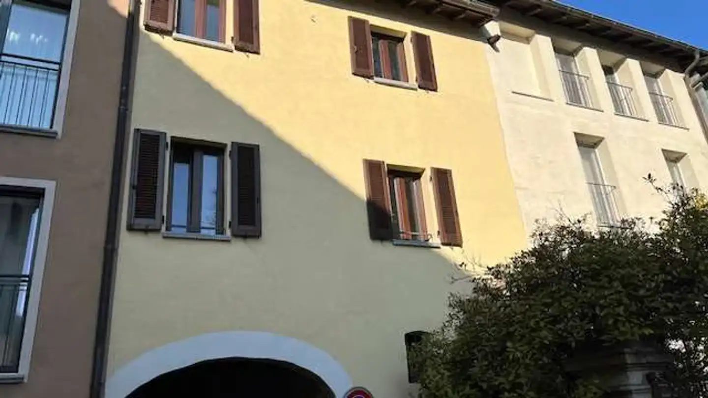 Single house for sale - 6927 Agra - Photo 2