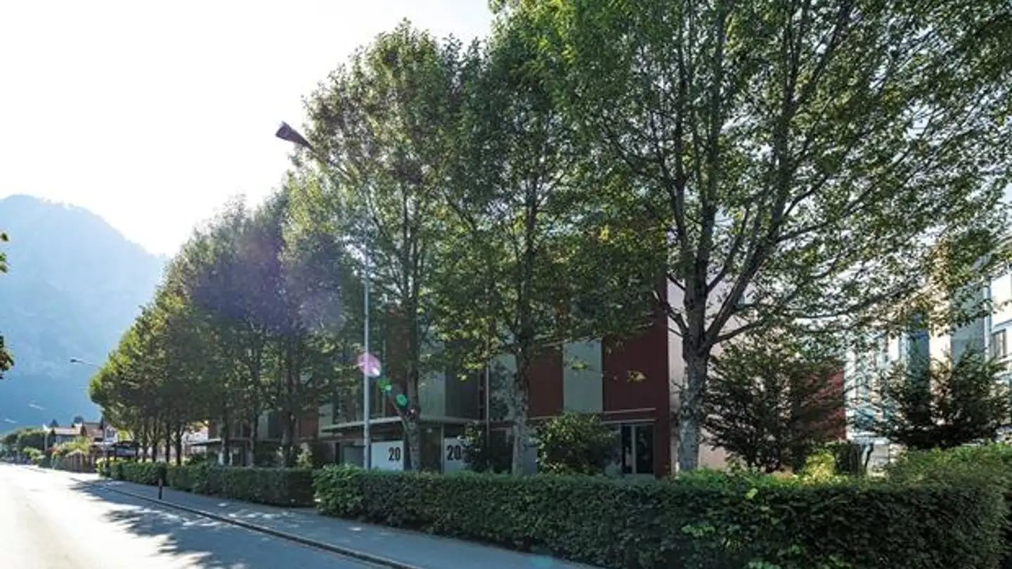 Place de parking intérieure pour moto à louer - Gadenzweg, 7206 Igis