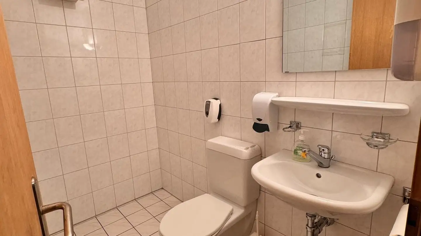 Commerciale in affitto - Winkelbüel 1, 6043 Adligenswil - Photo 4