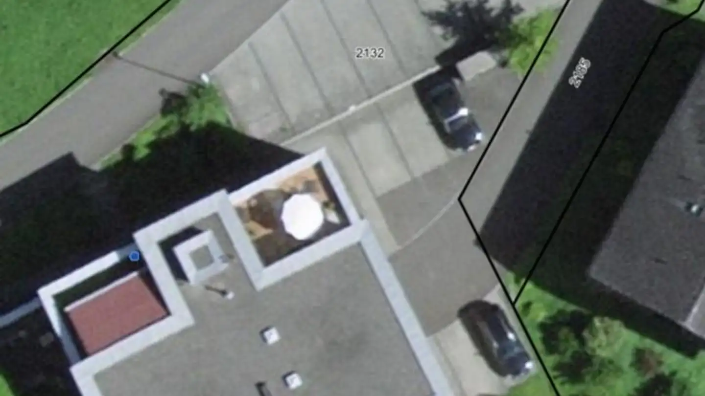 Place de parking extérieure à louer - 6440 Brunnen