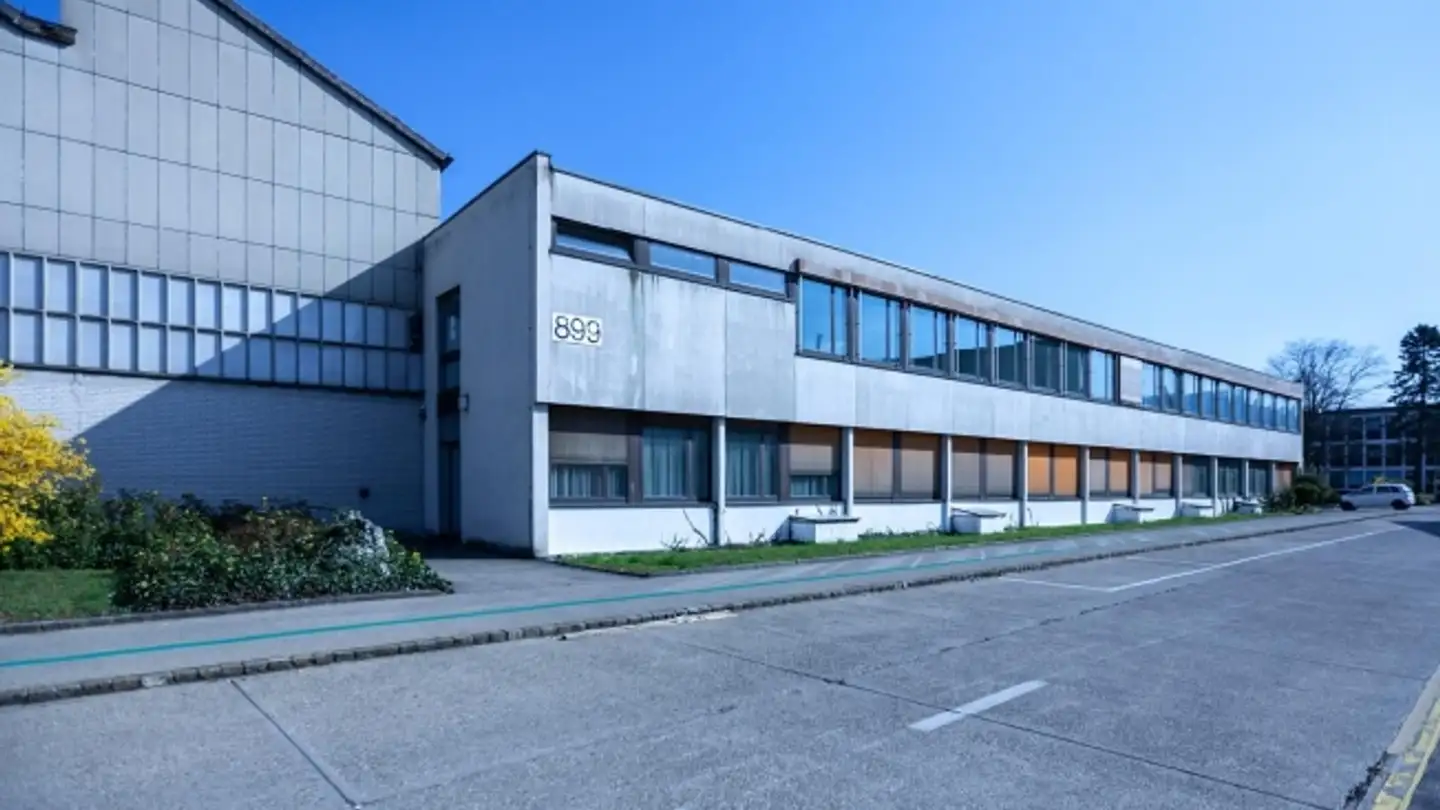 Commercial à louer - Weidenstrasse 50, 4143 Dornach