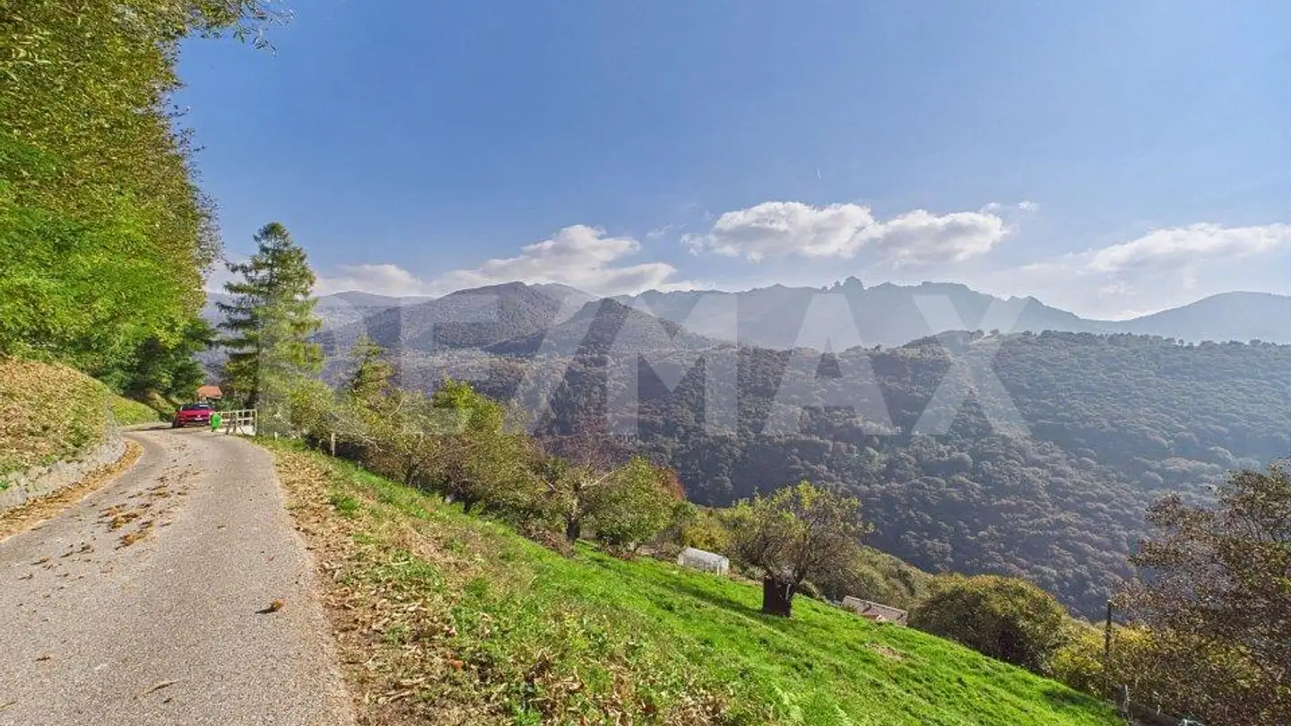 Terrain constructible à vendre - 6950 Tesserete