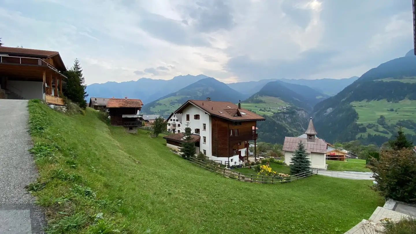 Terrain constructible à vendre - Plaun Fravgia, 7142 Cumbel