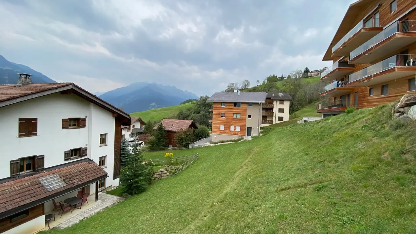 Terrain constructible à vendre - Plaun Fravgia, 7142 Cumbel - Photo 2