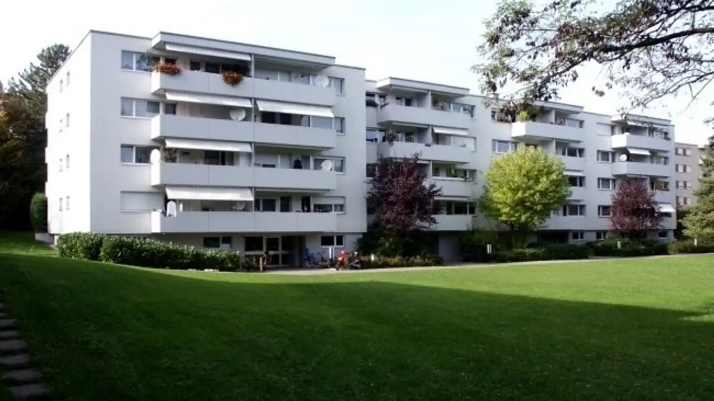 Outdoor parking space for rent - Im Gwidem 7, 4147 Aesch BL