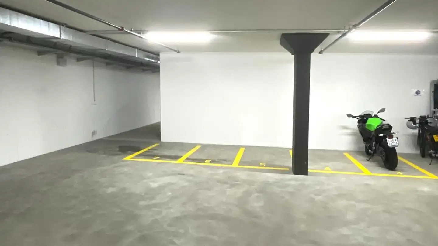 Parcheggio interno per moto in affitto - Wasenstrasse 10, 5312 Döttingen - Photo 3