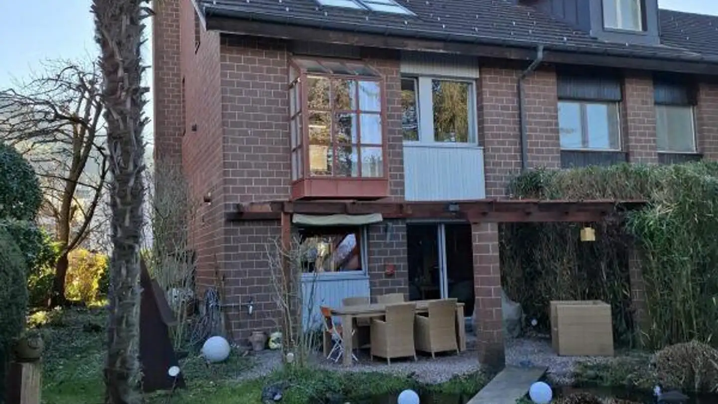 Row house for rent - Etzelstrasse 65, 8808 Pfäffikon SZ