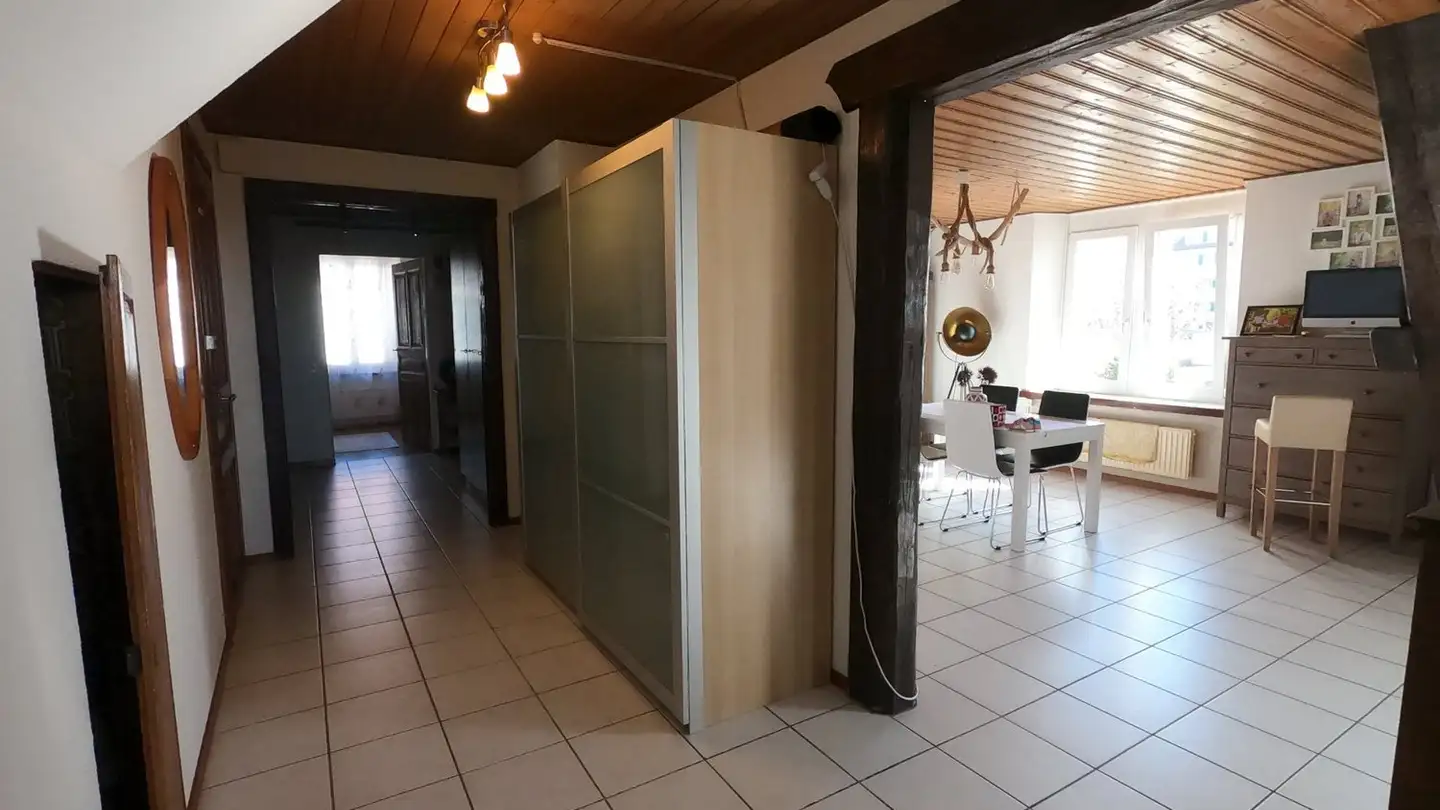 Apartment for rent - Rue De La Gare 12, 2350 Saignelégier - Photo 4