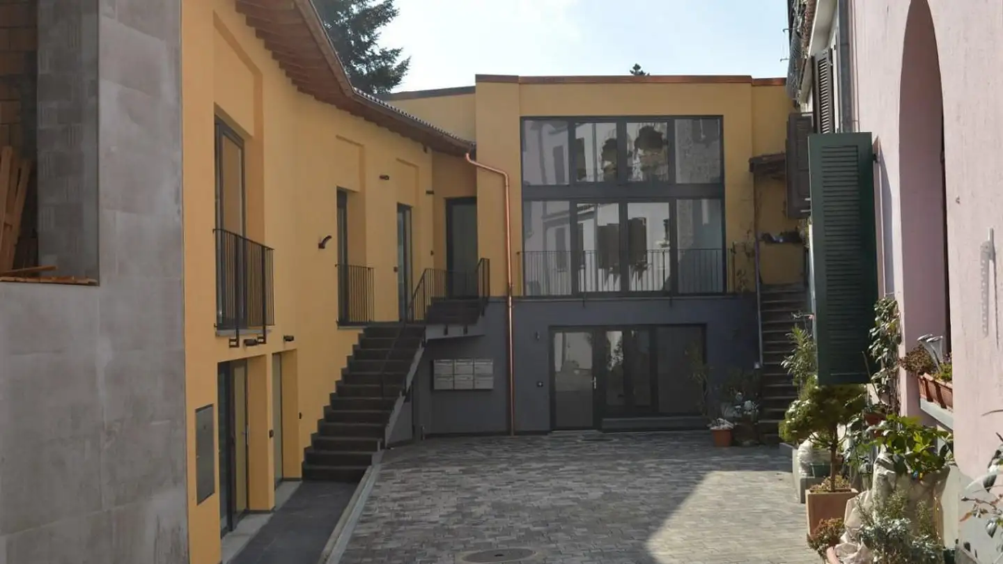 Residential building for sale - 6926 Montagnola