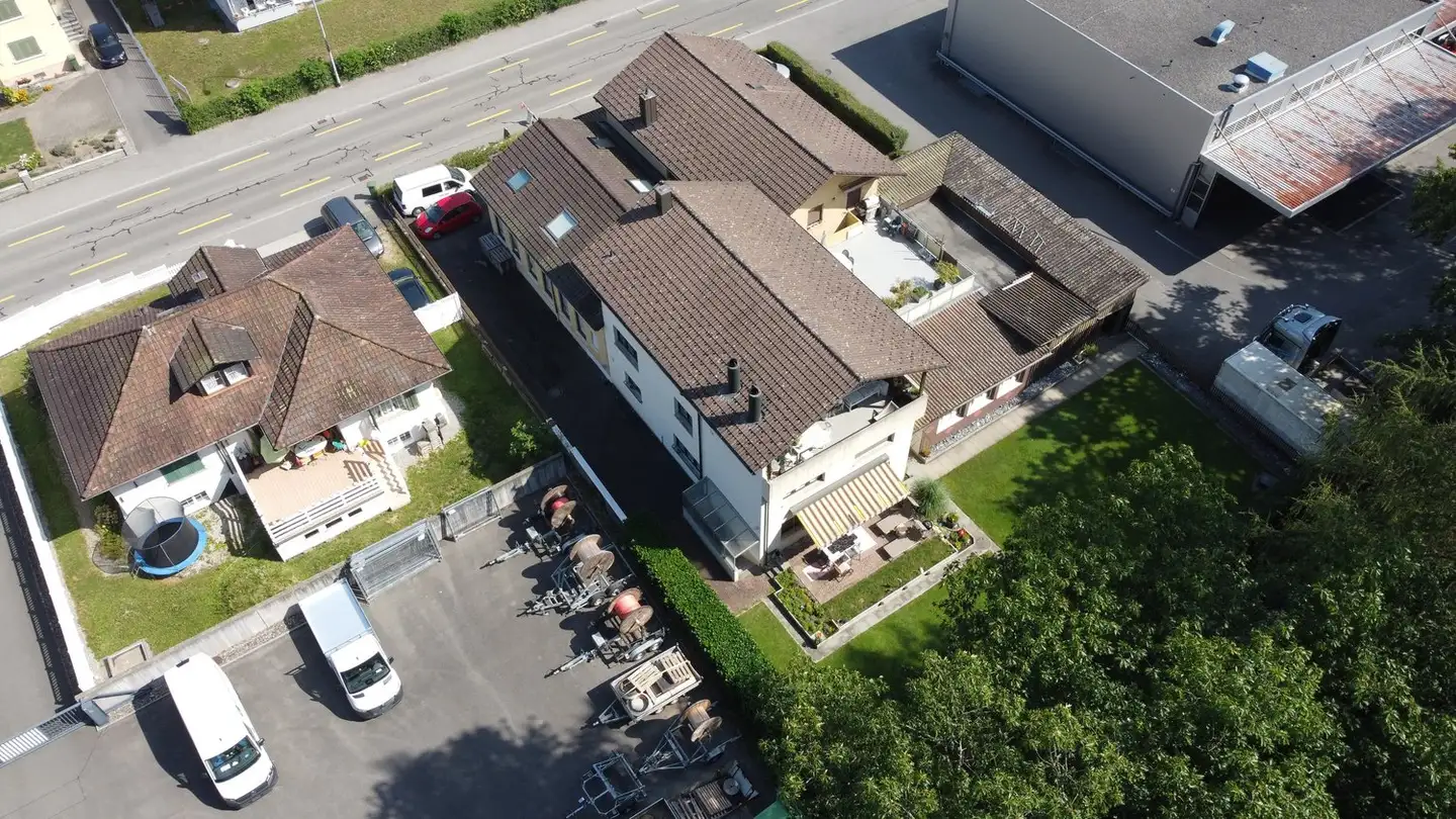 Mischgenutztes Gebäude kaufen - Hauptstrasse 102, 5032 Aarau Rohr