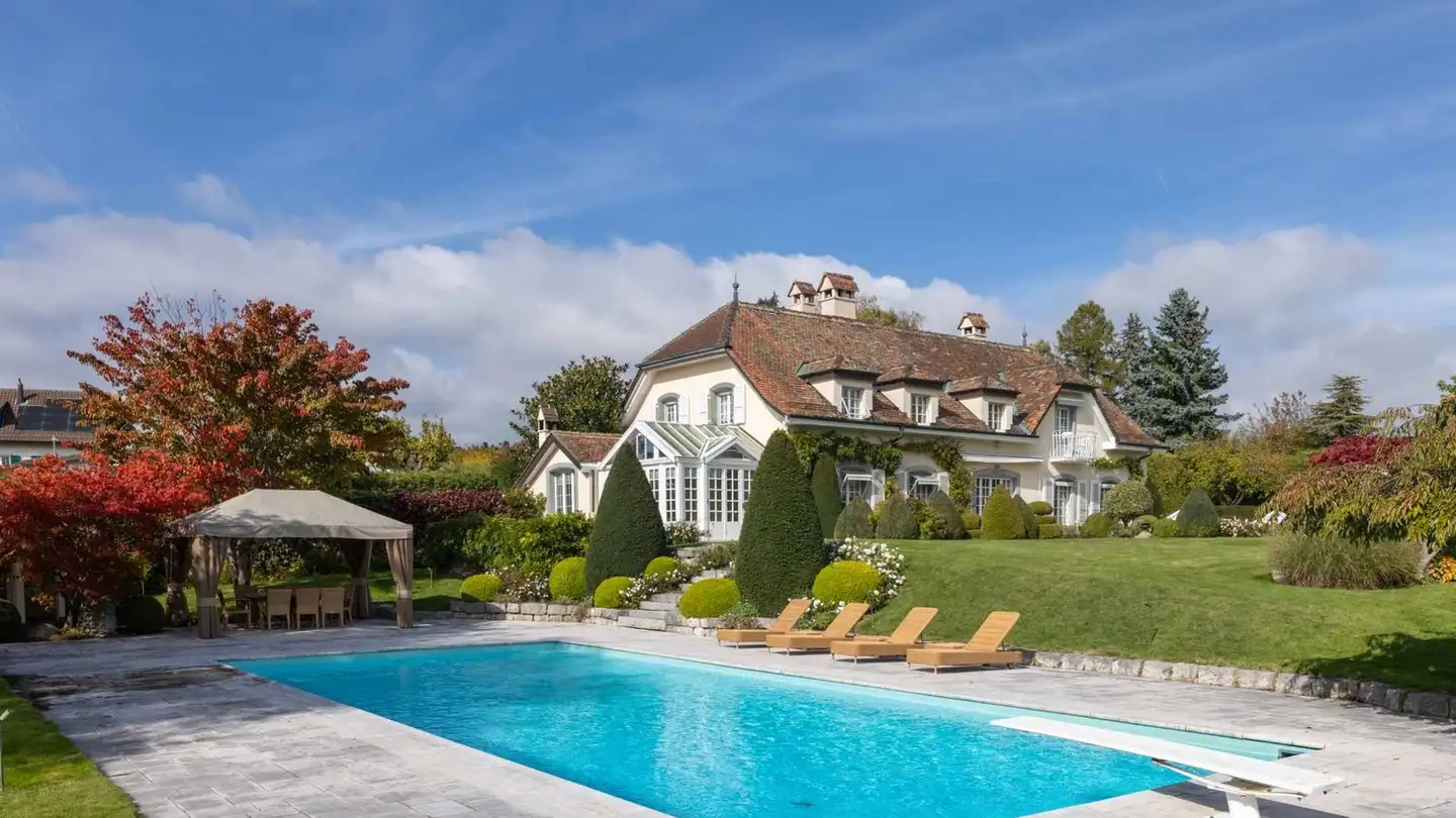 Villa for sale - 1143 Apples