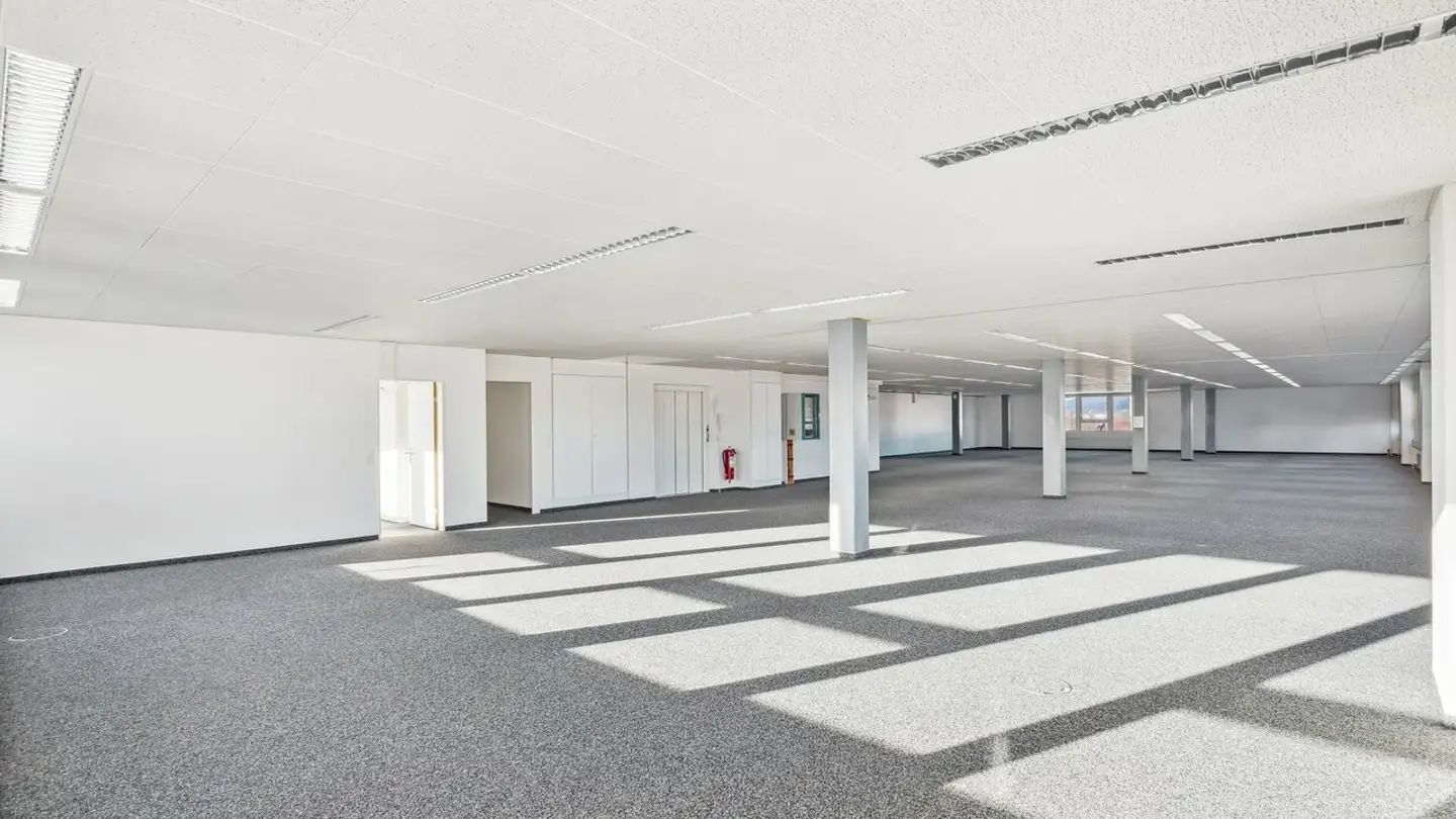 Bureau à louer - Bahnstrasse, 8105 Regensdorf - Photo 2