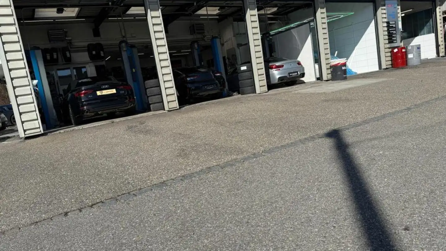 Place de parking intérieure à louer - 4632 Trimbach