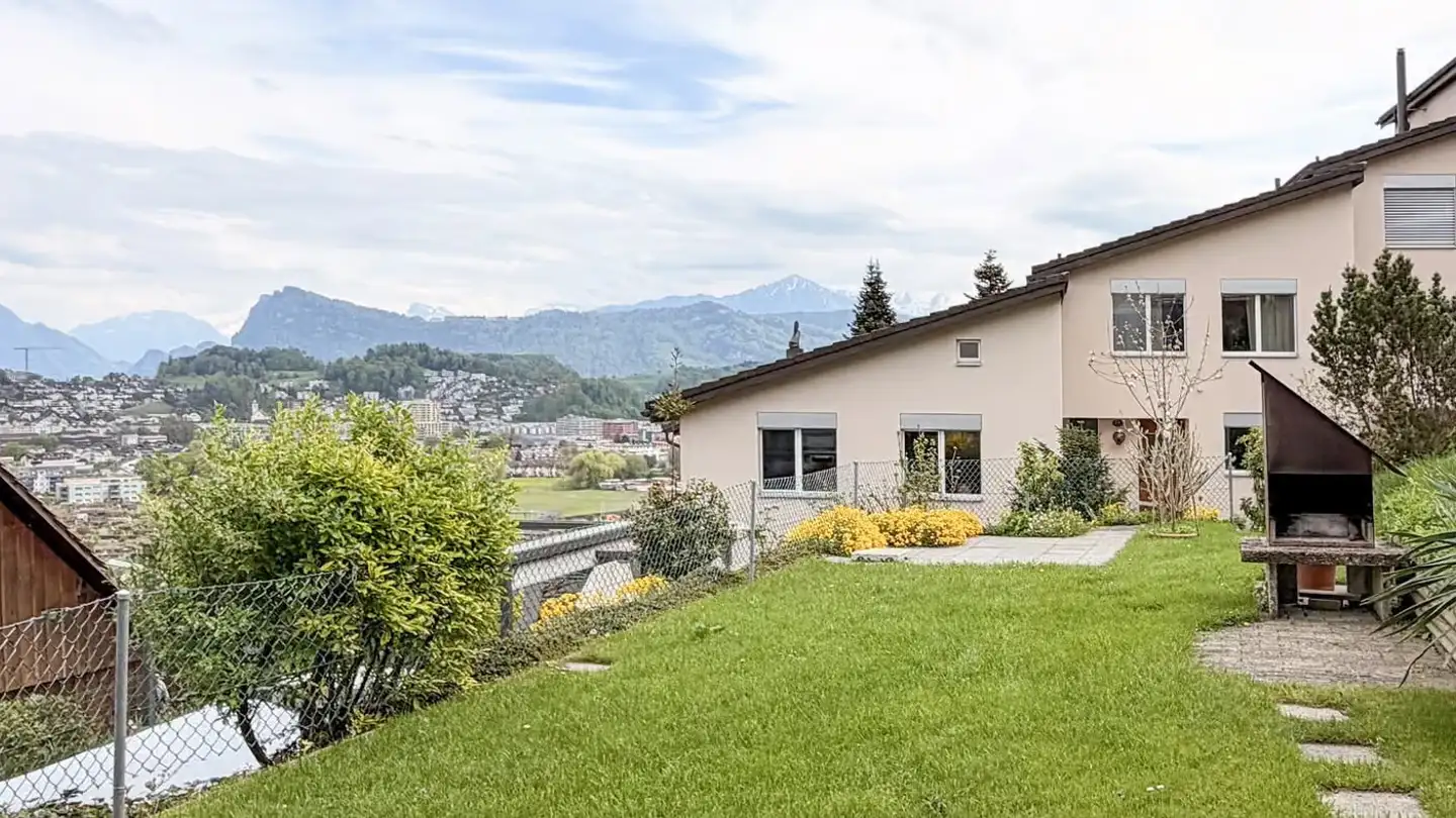 Casa a schiera in vendita - Sidhaldenstrasse, 6010 Kriens
