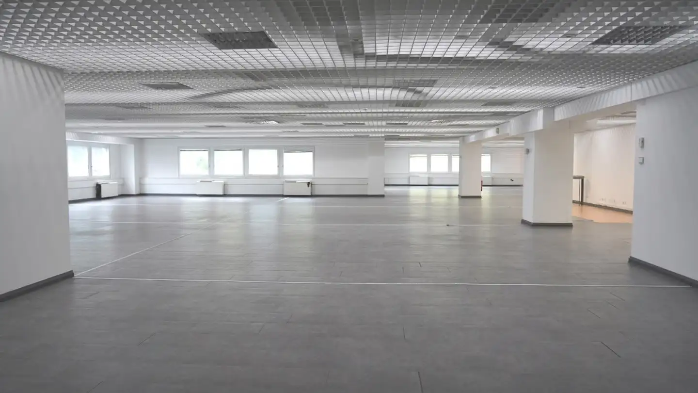 Spazio ufficio in affitto - Via Cantonale 2b, 6928 Manno